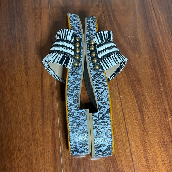 New COACH Blue and White Fringe Raffia Slide Sandals Size 7 - Picture 5 of 9